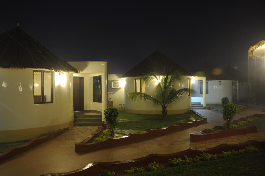Seven Sky Clarks Exotica Hotell Bhuj Rum bild