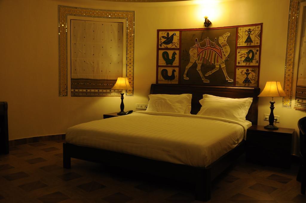 Seven Sky Clarks Exotica Hotell Bhuj Exteriör bild