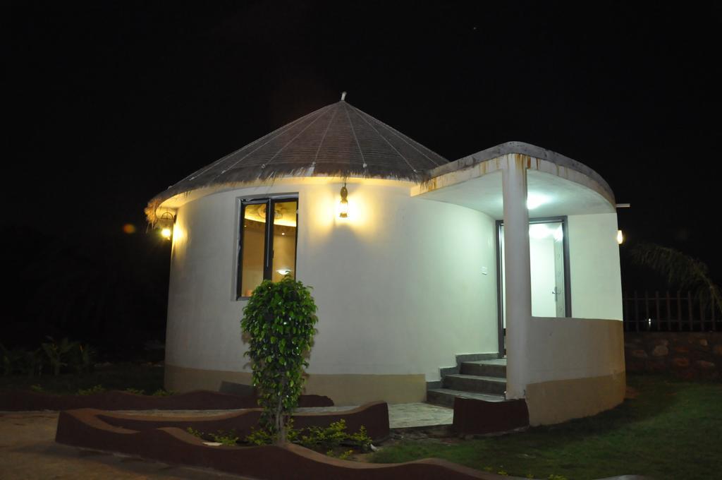 Seven Sky Clarks Exotica Hotell Bhuj Rum bild