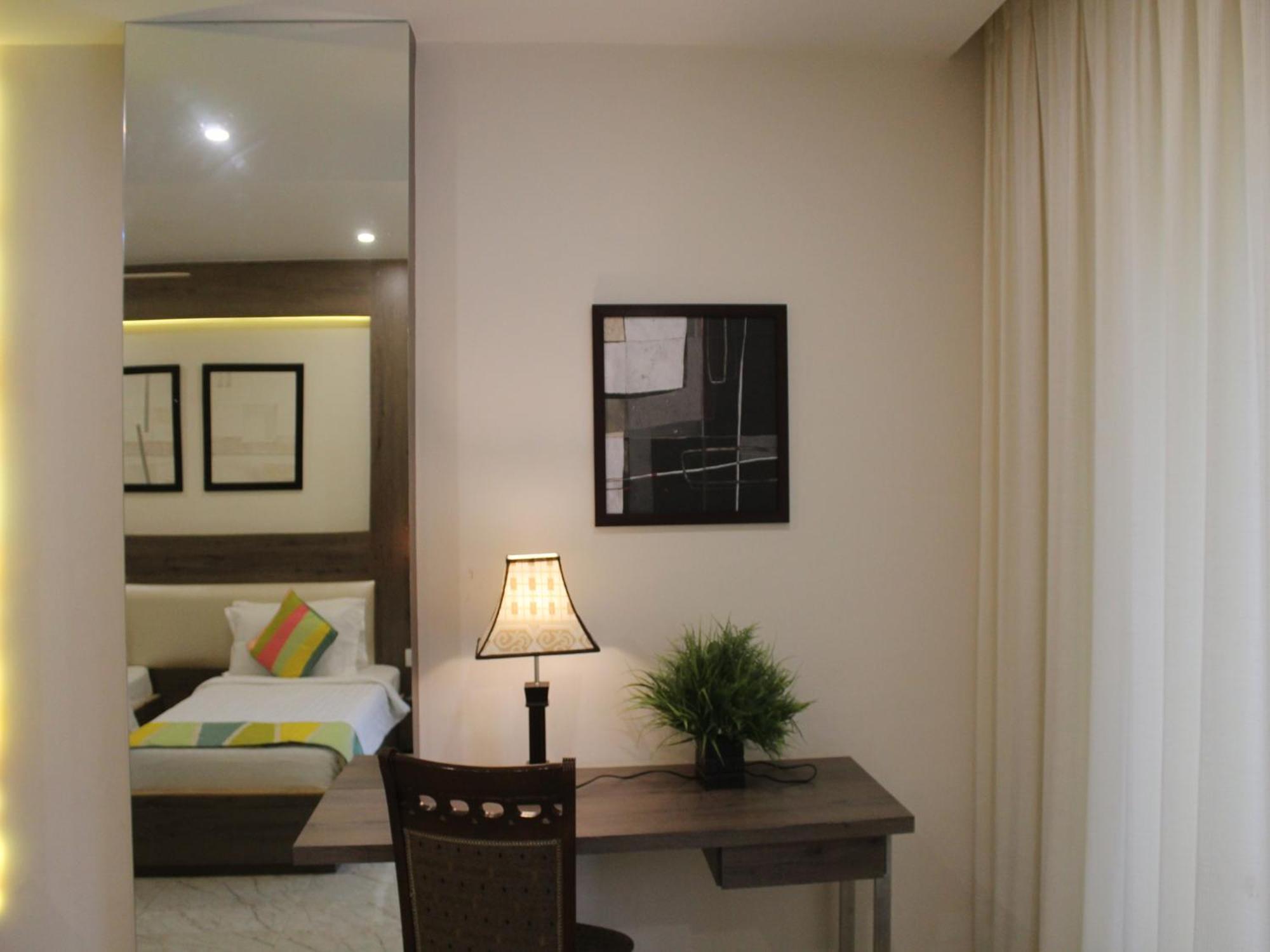 Seven Sky Clarks Exotica Hotell Bhuj Exteriör bild