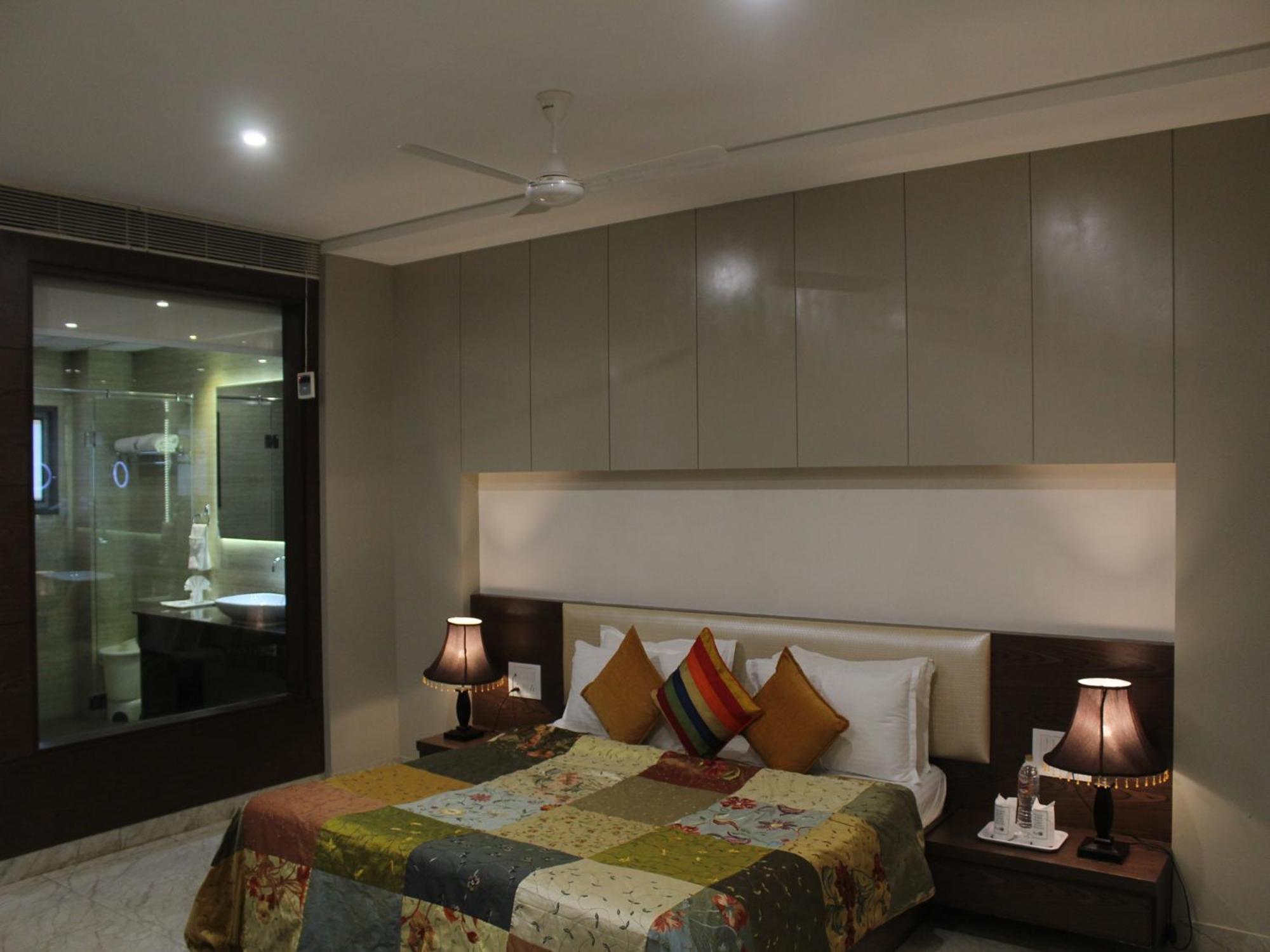 Seven Sky Clarks Exotica Hotell Bhuj Exteriör bild