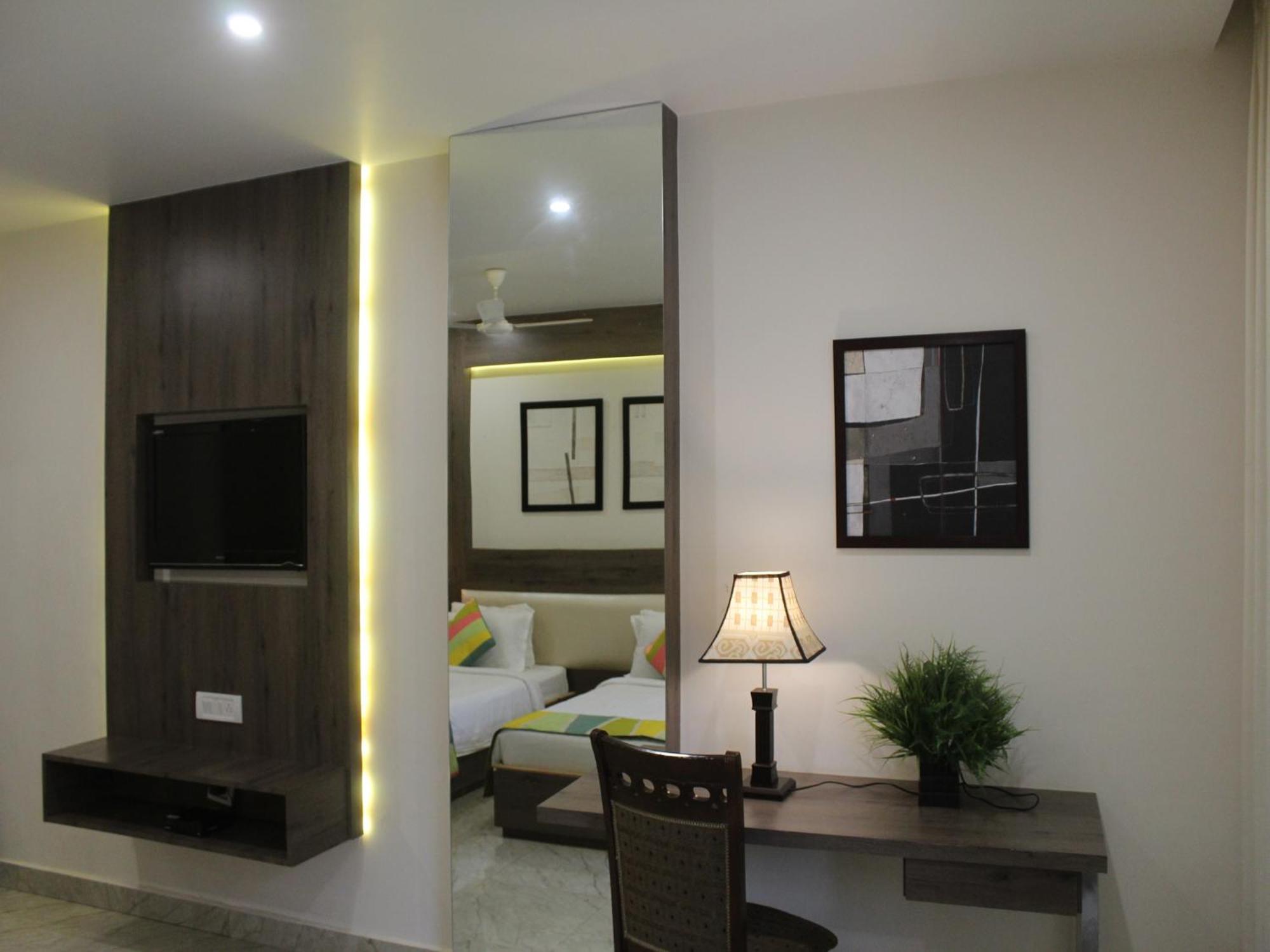 Seven Sky Clarks Exotica Hotell Bhuj Exteriör bild