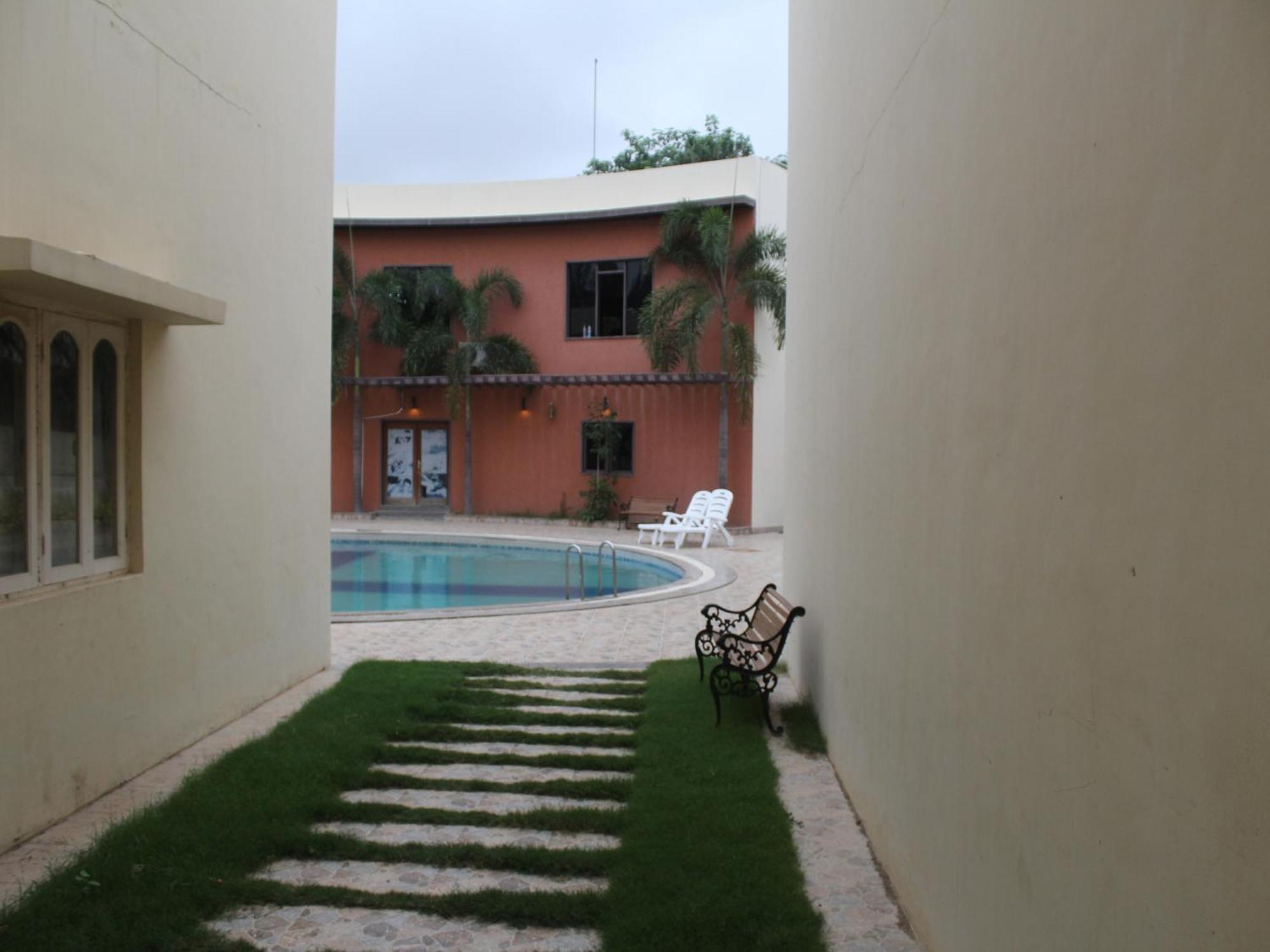 Seven Sky Clarks Exotica Hotell Bhuj Exteriör bild