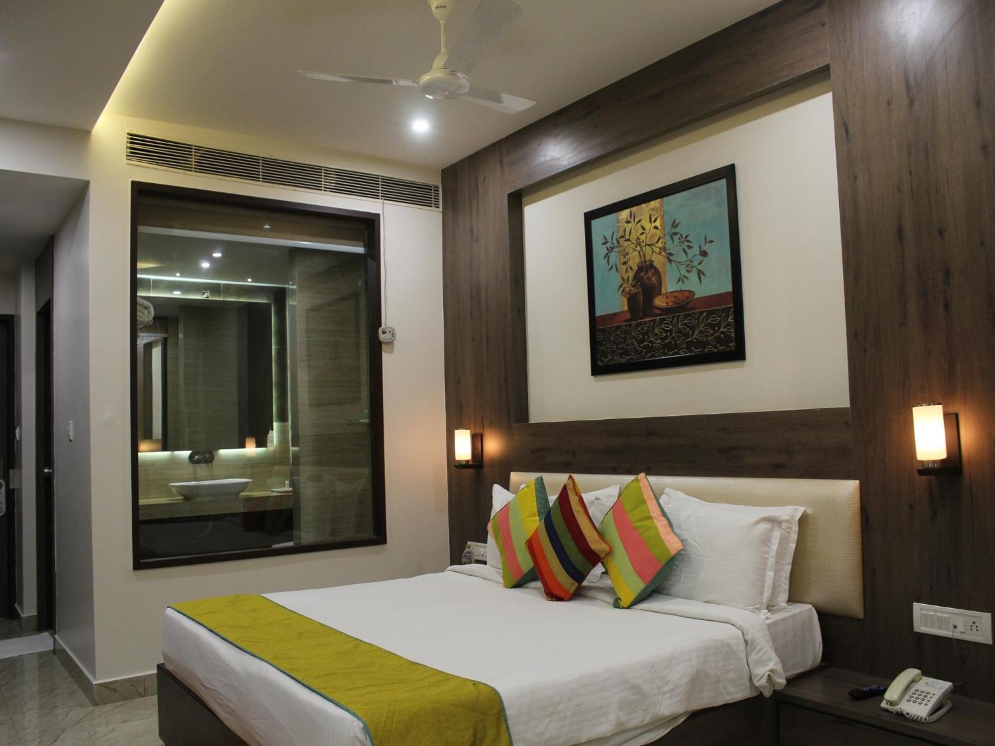 Seven Sky Clarks Exotica Hotell Bhuj Exteriör bild