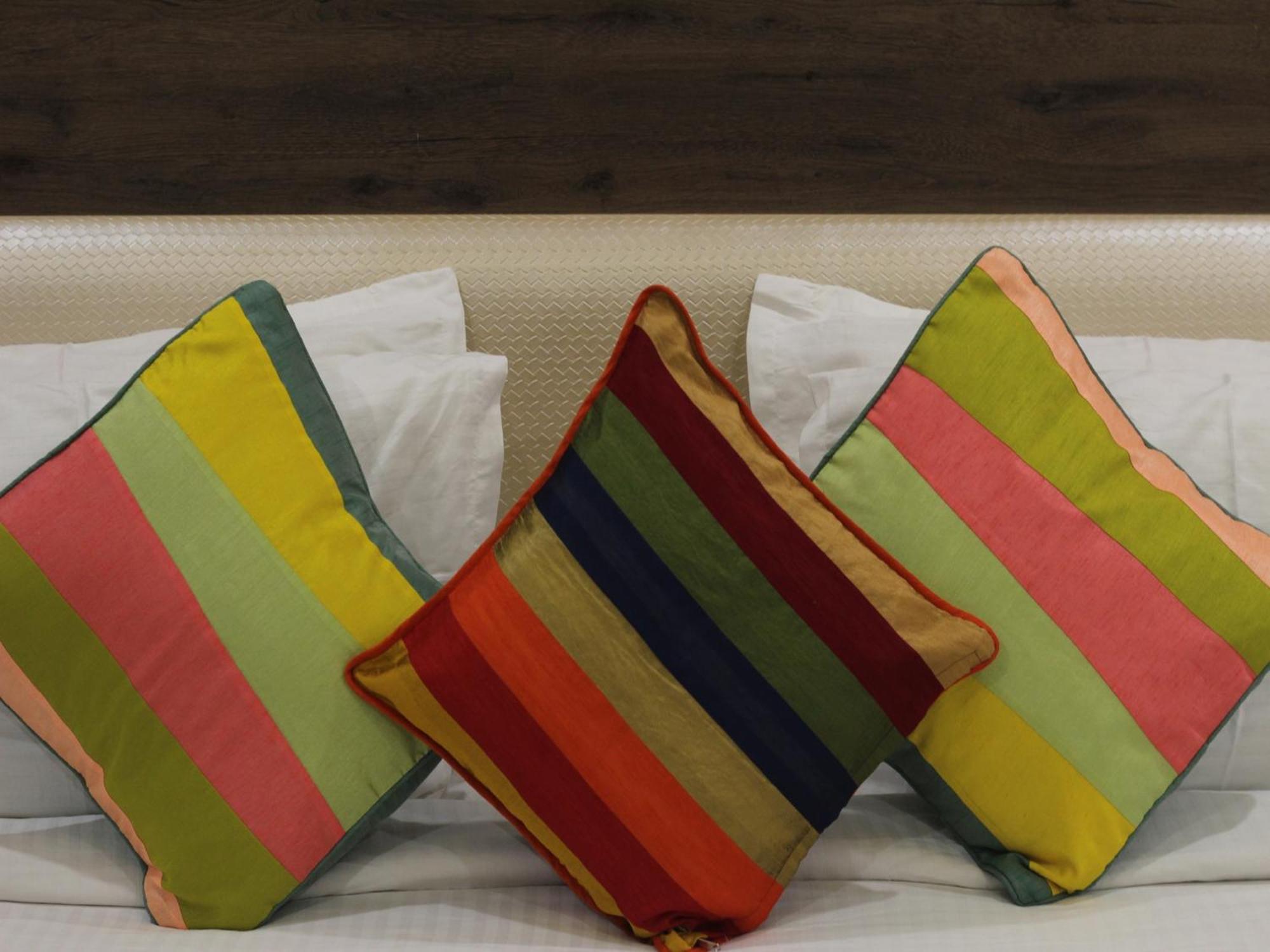 Seven Sky Clarks Exotica Hotell Bhuj Exteriör bild