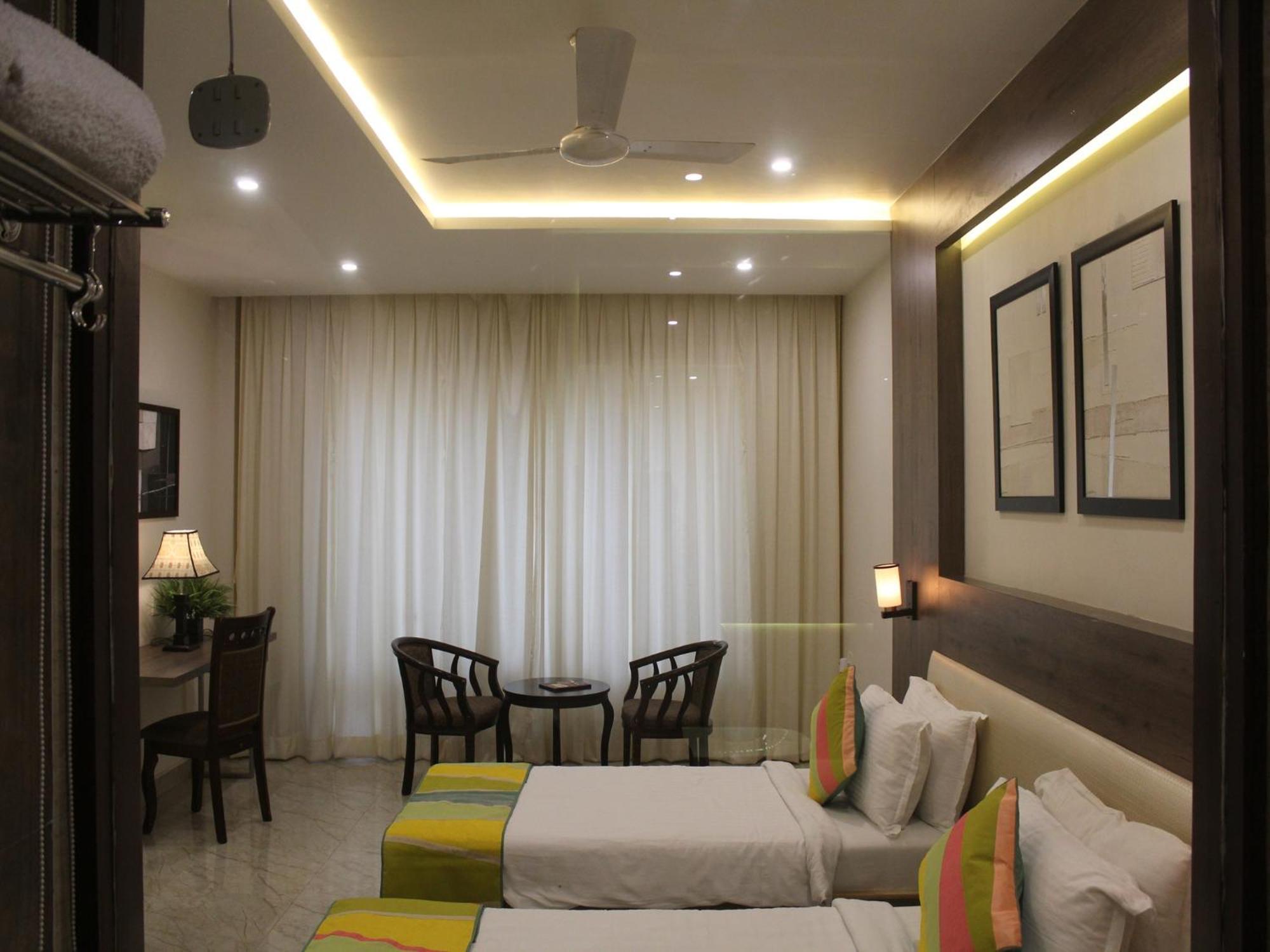 Seven Sky Clarks Exotica Hotell Bhuj Exteriör bild