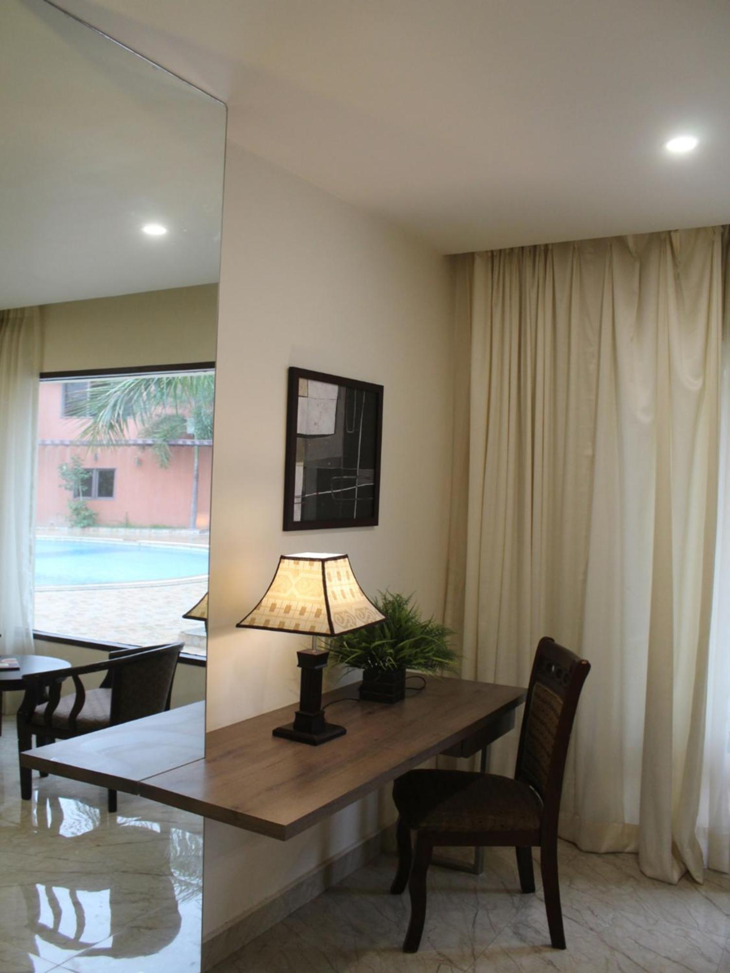 Seven Sky Clarks Exotica Hotell Bhuj Exteriör bild